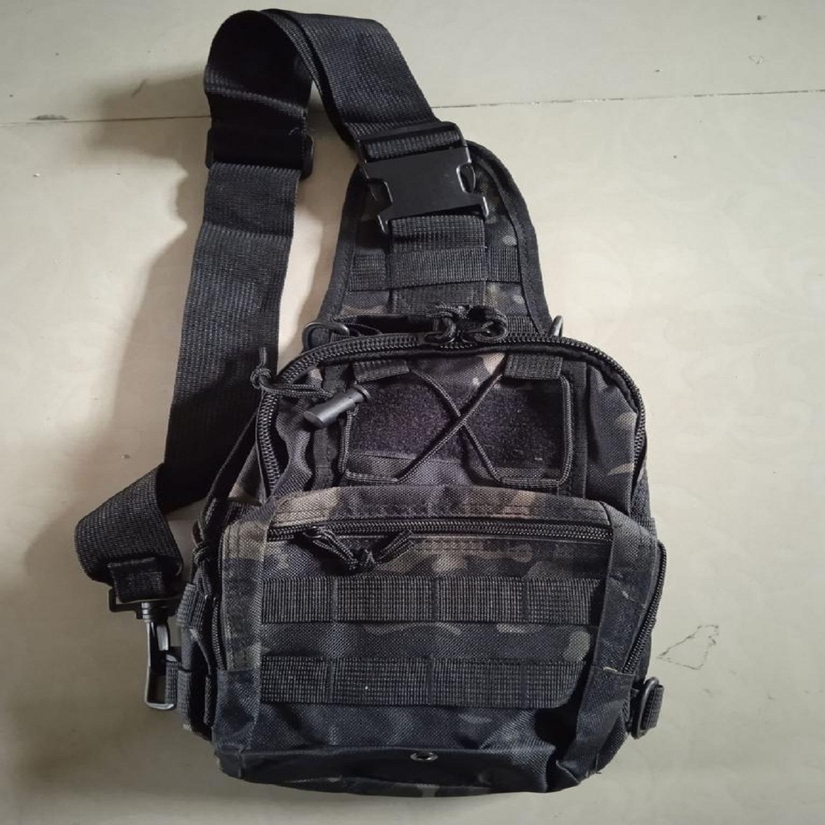 Bolso De Espalda Color Negro ZZ