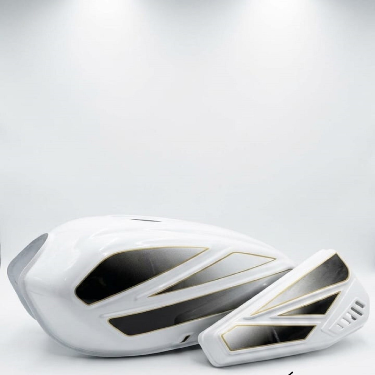 Tanque Con Tapas Laterales B150S Blanco ZZ-Megazuki