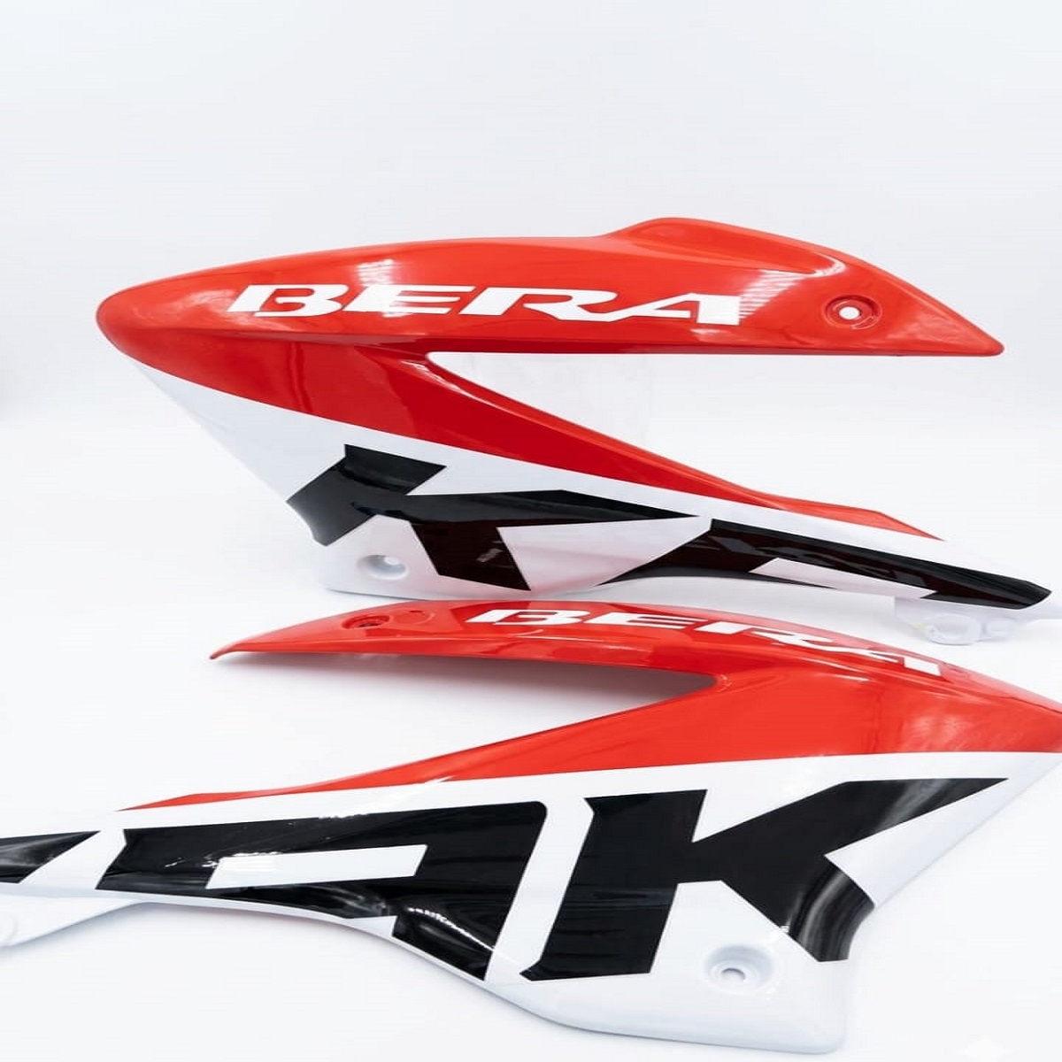 Tapa Lateral Rojo Kavak-BERA